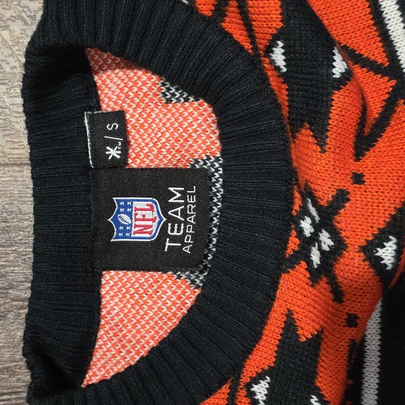 NFL Team Apparel Chicago Bears Busy Block Sweater Mens Size Small Ugly Christmas - Picture 2 of 7